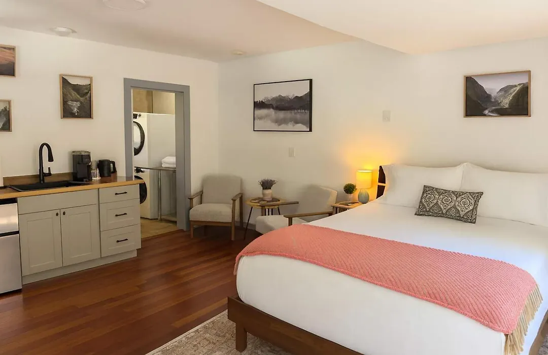 Snowcreek Suite - Hemlock-1