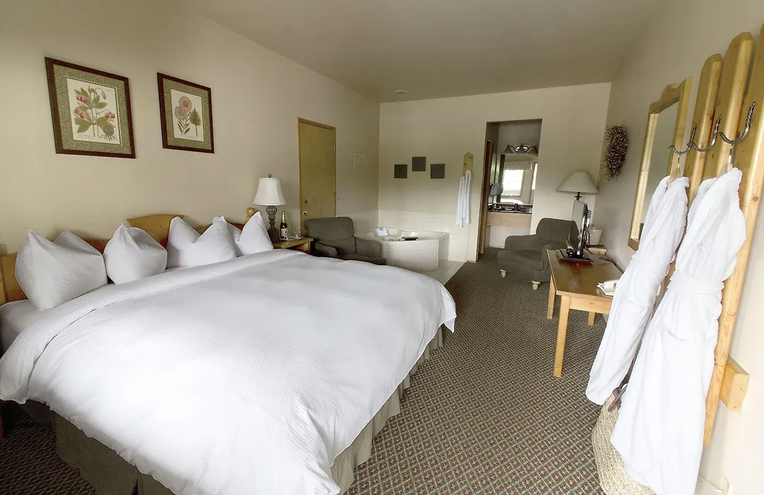 Linderhof Inn-1